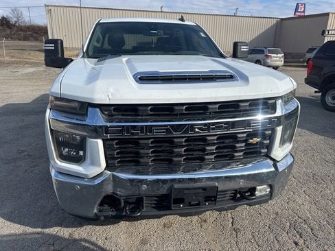 Used 2020 Chevrolet Silverado 2500 LT w/ Convenience Package image 2