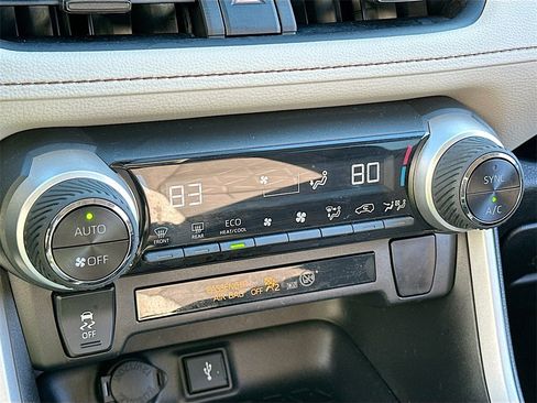 Used 2021 Toyota RAV4 XLE image 12