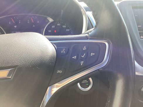 Used 2021 Chevrolet Equinox LT image 40