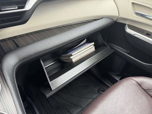 Used 2023 Toyota Sienna Platinum image 29