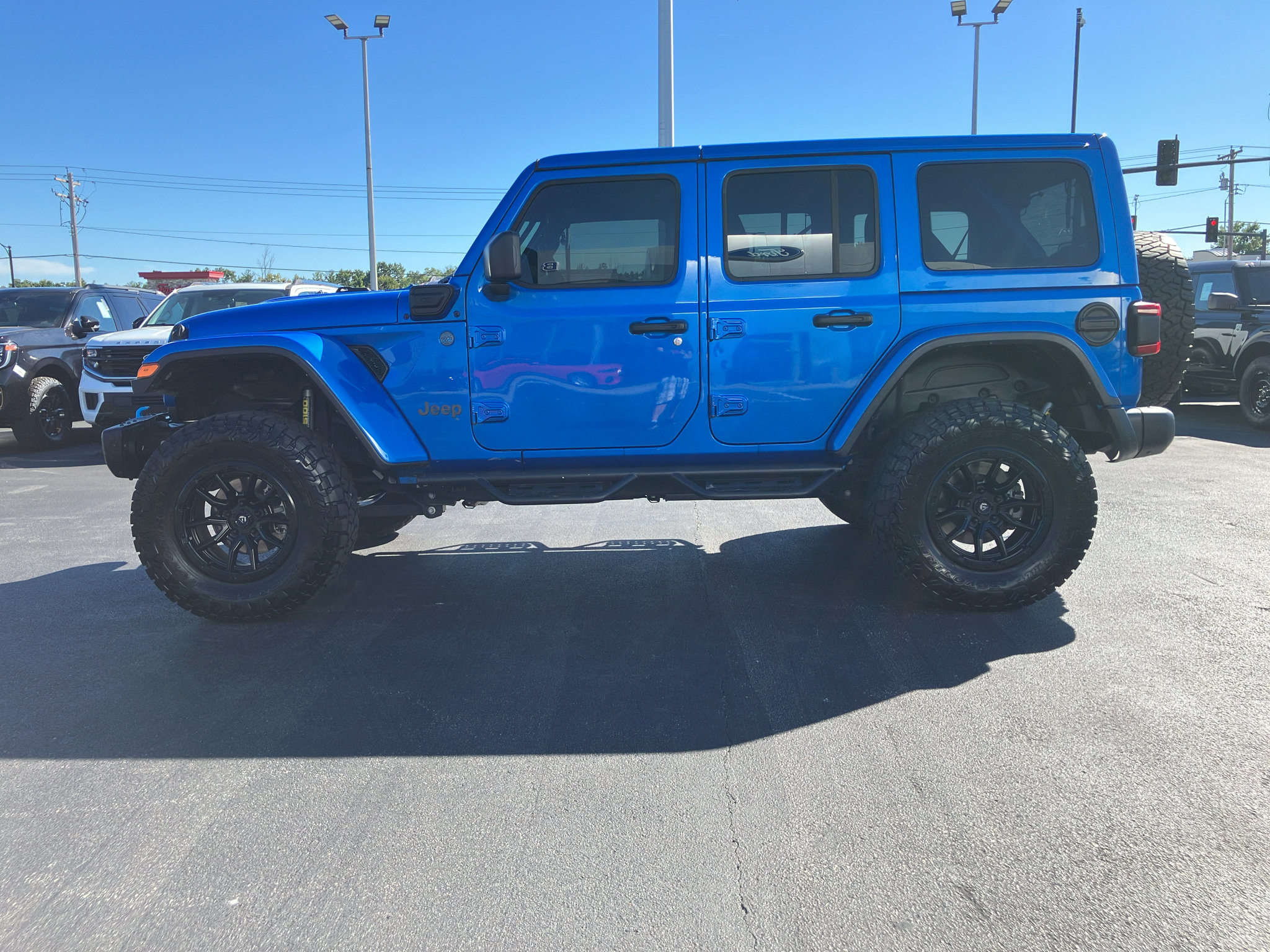Used 2024 Jeep Wrangler Unlimited Rubicon 4xe AWD/4WD image 3