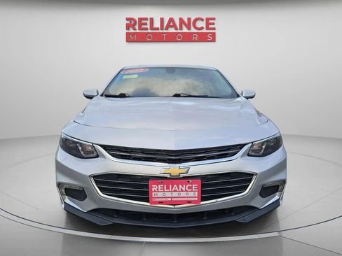 Used 2017 Chevrolet Malibu LT w/ Leather Package image 9