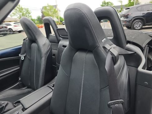 Used 2021 MAZDA MX-5 Miata Grand Touring RWD image 19