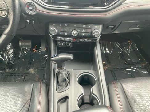 Used 2024 Dodge Durango GT image 11