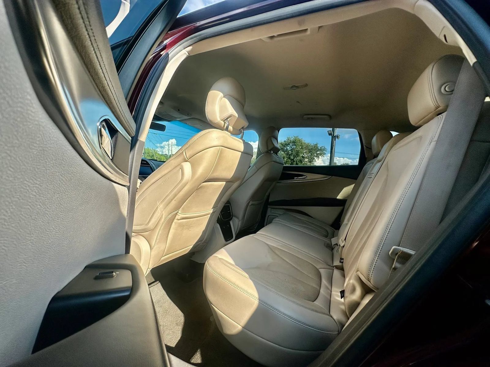 Used 2019 Lincoln Nautilus Select AWD/4WD image 6