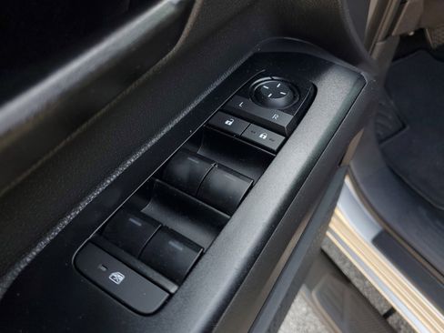 Used 2024 Toyota Tacoma SR5 RWD image 15
