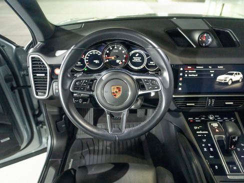 Certified 2023 Porsche Cayenne AWD/4WD image 25