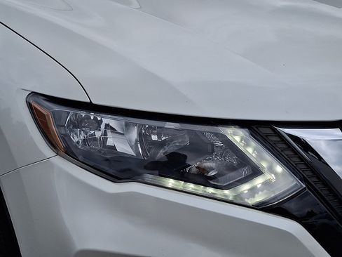 Certified 2018 Nissan Rogue SV w/ Premium Package AWD/4WD image 9