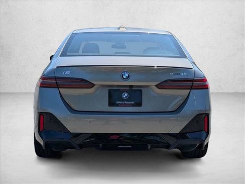 New 2026 BMW i5 eDrive40 w/ M Sport Package RWD image 8