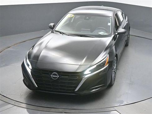 Used 2024 Nissan Altima 2.5 SV image 40