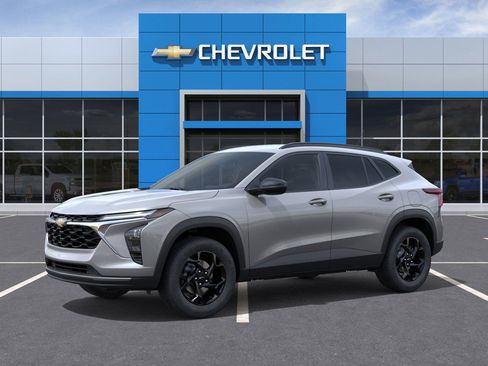 New 2026 Chevrolet Trax LT image 2