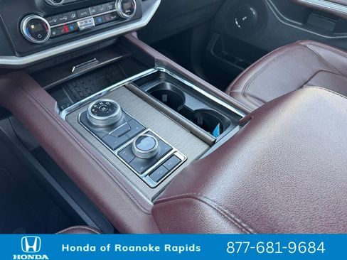 Used 2024 Ford Expedition Limited image 36