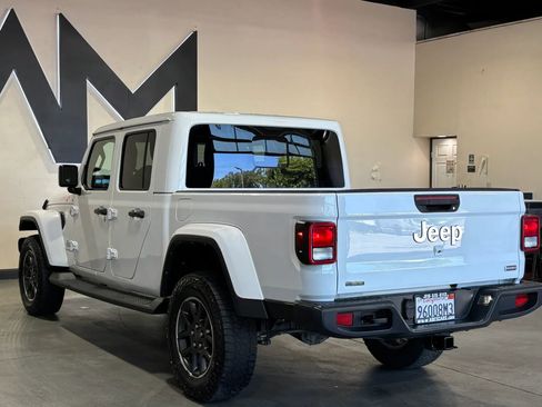 Used 2022 Jeep Gladiator Overland w/ Popular Equipment Package AWD/4WD image 7