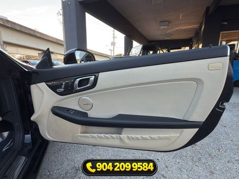 Used 2018 Mercedes-Benz SLC 300 image 29