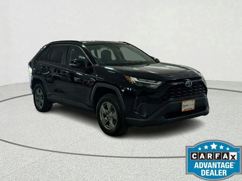 Used 2022 Toyota RAV4 XLE AWD/4WD image 10