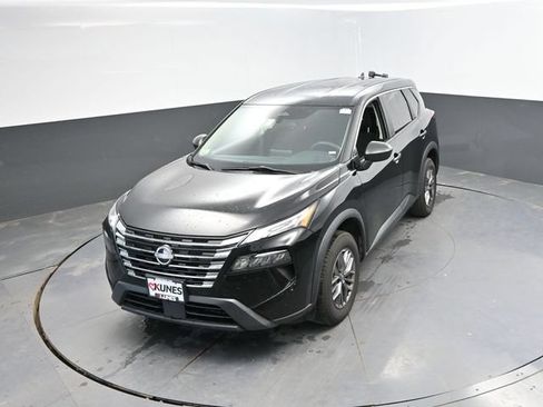 Used 2024 Nissan Rogue S AWD/4WD image 42
