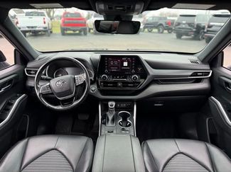Used 2022 Toyota Highlander XSE video 2