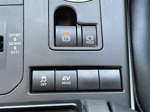 Used 2021 Toyota Highlander XLE image 33