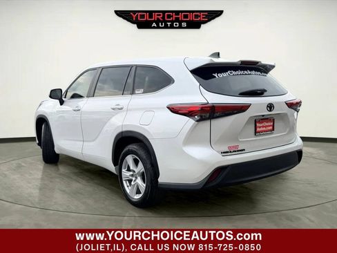 Used 2023 Toyota Highlander L FWD image 3