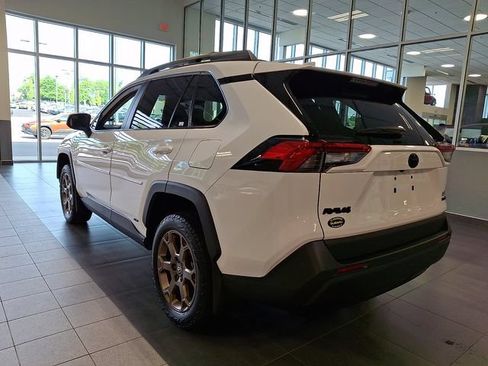 Used 2023 Toyota RAV4 AWD Hybrid image 4