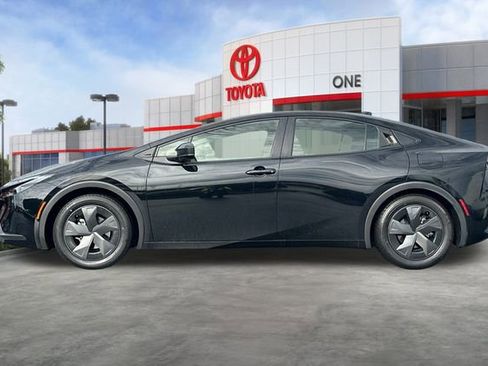 Certified 2024 Toyota Prius LE image 9