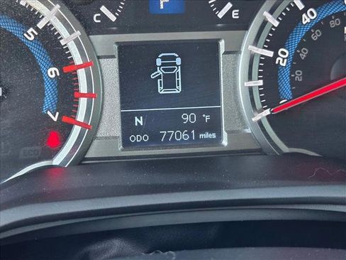 Used 2017 Toyota 4Runner SR5 Premium image 11