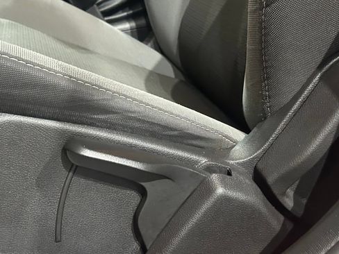 Used 2013 Ford Focus SE FWD image 33