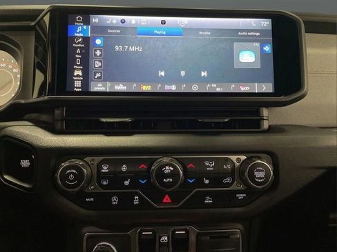 New 2025 Jeep Gladiator Sport image 8