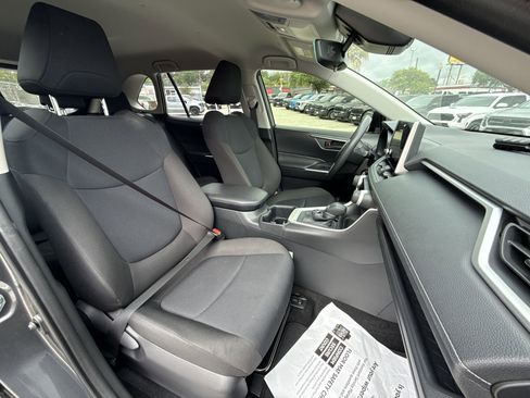 Certified 2025 Toyota RAV4 LE AWD/4WD image 25