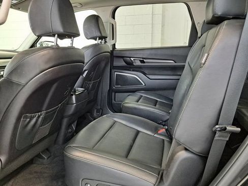 Used 2025 Kia Telluride S FWD image 26