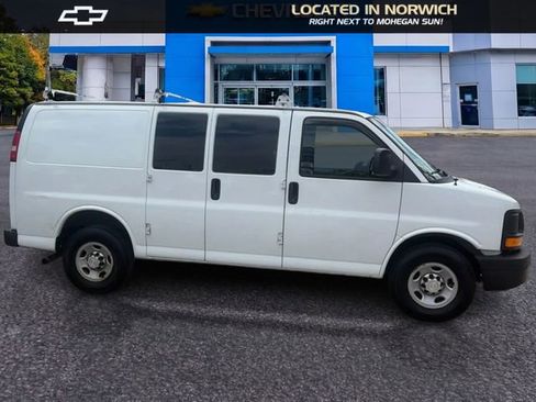 Used 2017 Chevrolet Express 2500 RWD image 4