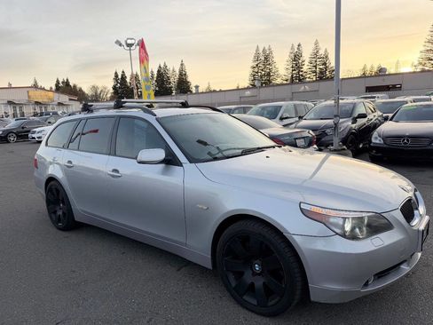 Used 2007 BMW 530xi Wagon image 3