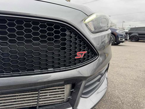Used 2017 Ford Focus ST w/ Equipment Group 401A image 3