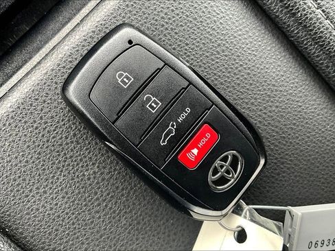 Used 2025 Toyota Grand Highlander FWD image 13