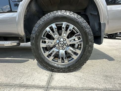 Used 2017 Nissan Titan Platinum Reserve image 18