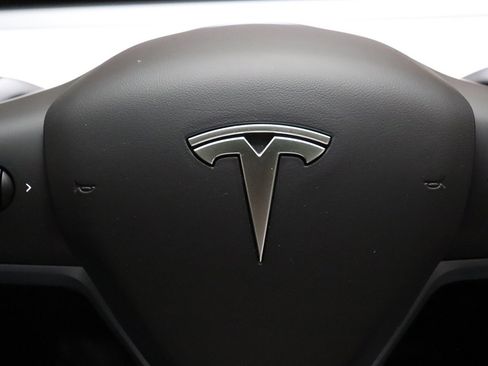 Used 2023 Tesla Model 3 Standard Range image 50