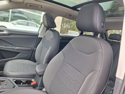 New 2026 Volkswagen Taos SE image 11