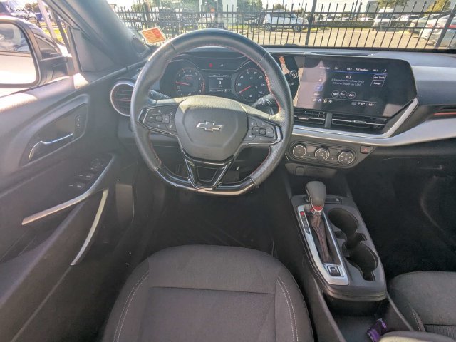 Used 2024 Chevrolet Trax RS w/ Driver Confidence Package FWD image 16