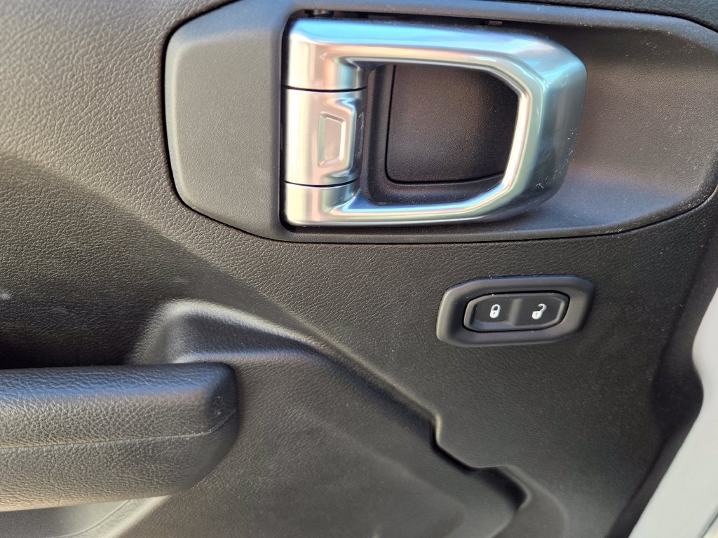 Used 2025 Jeep Wrangler Unlimited Sport AWD/4WD image 15