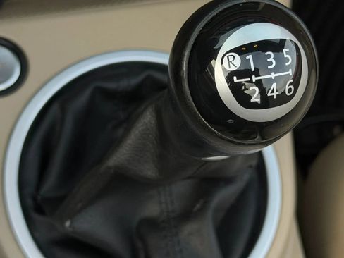 Used 2013 Volkswagen Beetle TDI FWD image 9