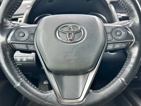 Used 2018 Toyota Camry SE FWD image 23