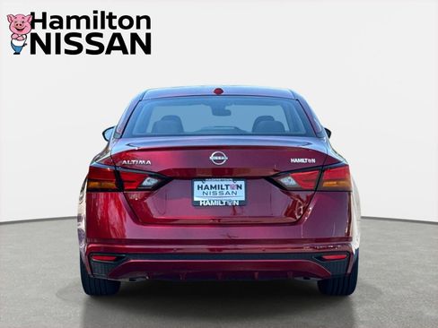 Used 2025 Nissan Altima 2.5 SV FWD image 3