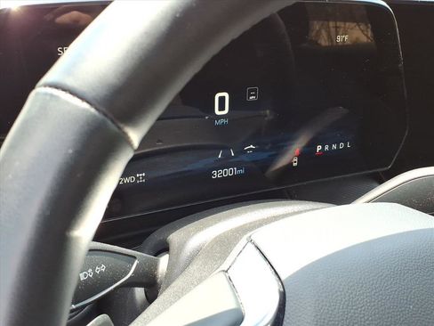Used 2025 Chevrolet Equinox LT AWD/4WD image 12
