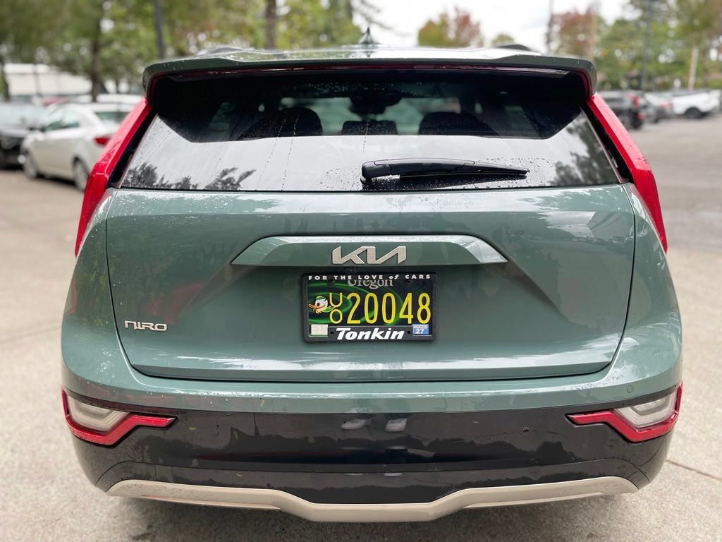 Used 2023 Kia Niro Wave w/ Wave Preserve Package FWD image 5