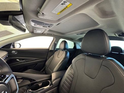 Used 2023 Hyundai Elantra Limited FWD image 28