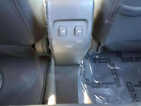 Used 2024 Nissan Kicks SR image 13