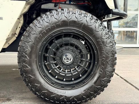 Used 1995 HUMMER H1 4-Door Wagon image 11