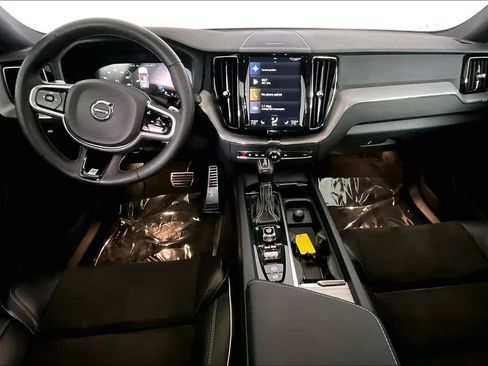 Used 2019 Volvo XC60 T6 R-Design AWD/4WD image 16