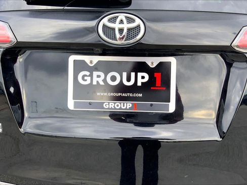 Used 2017 Toyota RAV4 XLE FWD image 10