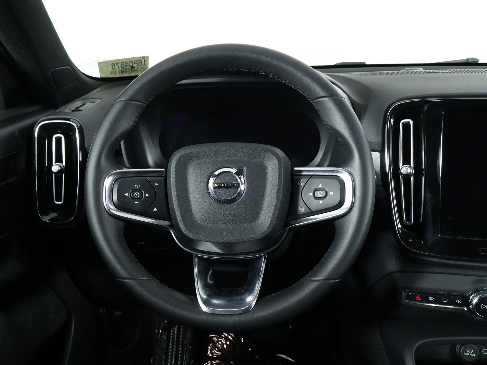 Certified 2023 Volvo XC40 Recharge Ultimate AWD/4WD image 8